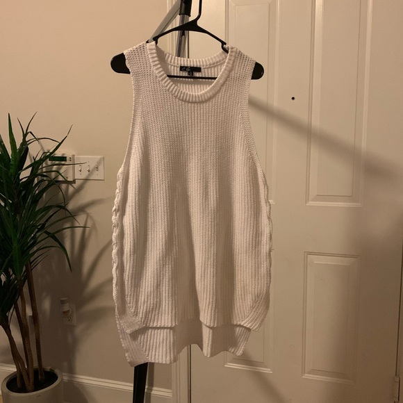 C. Luce pullover sweater size medium - Picture 3 of 5